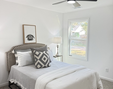 3925 Pine Shore Circle - Photo Thumbnail 15