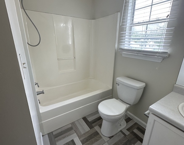 465 Eagles Crossing Circle - Photo Thumbnail 9