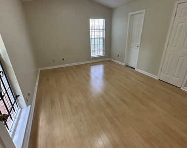 465 Eagles Crossing Circle - Photo Thumbnail 6