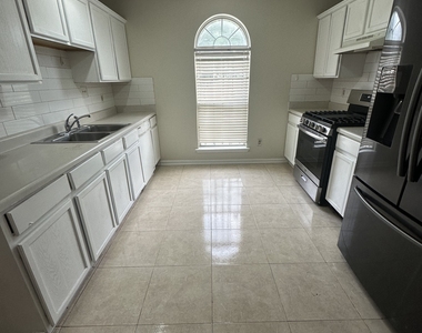 465 Eagles Crossing Circle - Photo Thumbnail 2