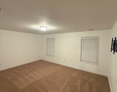 1802 Orange Grove Place - Photo Thumbnail 14