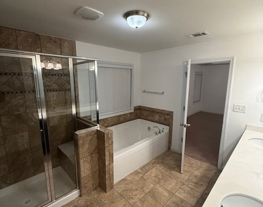 1802 Orange Grove Place - Photo Thumbnail 6