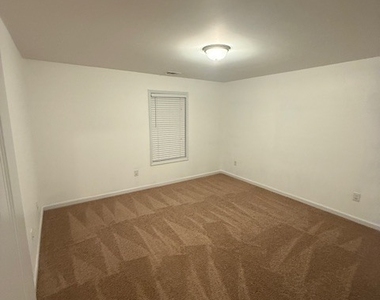 1802 Orange Grove Place - Photo Thumbnail 11