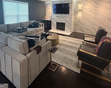 1802 Orange Grove Place - Photo Thumbnail 1