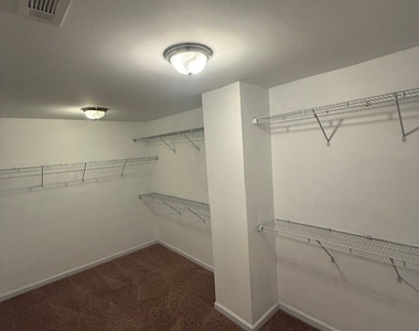 1802 Orange Grove Place - Photo Thumbnail 7