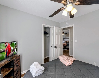 444 Smyrna Powder Springs Road Sw - Photo Thumbnail 14