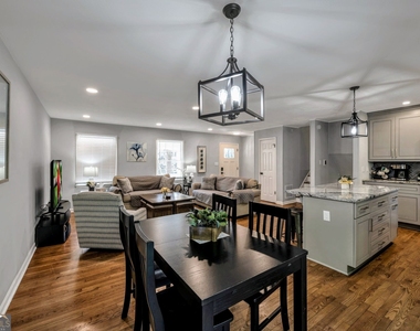 444 Smyrna Powder Springs Road Sw - Photo Thumbnail 3