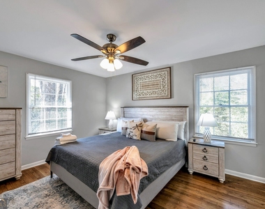 444 Smyrna Powder Springs Road Sw - Photo Thumbnail 9
