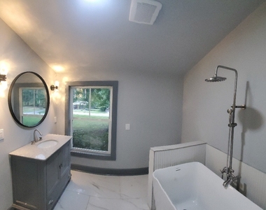1285 Dallas Highway - Photo Thumbnail 6