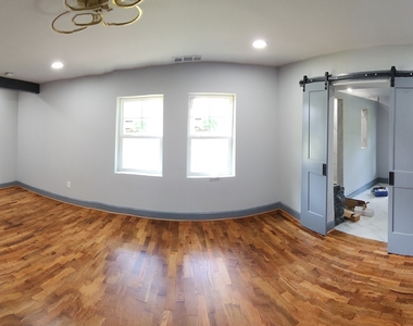 1285 Dallas Highway - Photo Thumbnail 4