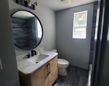 1285 Dallas Highway - Photo Thumbnail 8
