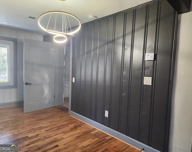 1285 Dallas Highway - Photo Thumbnail 3