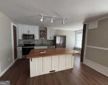 104 Spring Street - Photo Thumbnail 3
