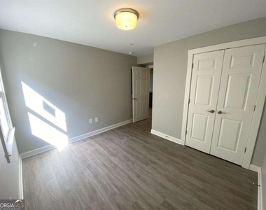 95 N Jackson Street - Photo Thumbnail 5