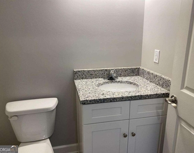 95 N Jackson Street - Photo Thumbnail 6