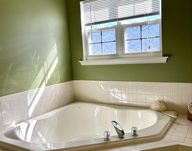39 Rozalyn Lane - Photo Thumbnail 12