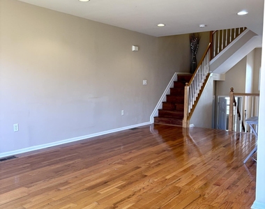 39 Rozalyn Lane - Photo Thumbnail 1