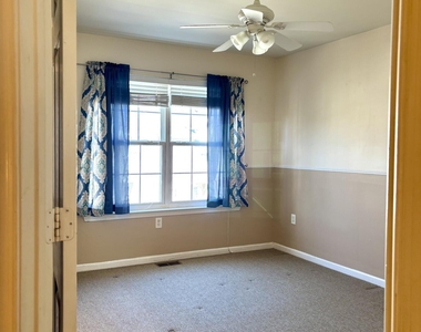 39 Rozalyn Lane - Photo Thumbnail 7