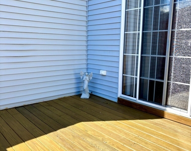 39 Rozalyn Lane - Photo Thumbnail 16