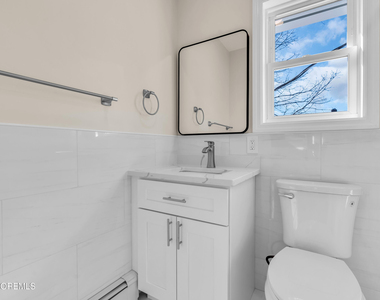 814 Dunlewy Street - Photo Thumbnail 11