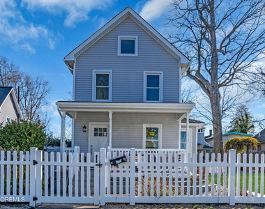 814 Dunlewy Street - Photo Thumbnail 1