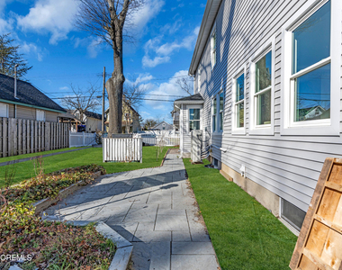 814 Dunlewy Street - Photo Thumbnail 20