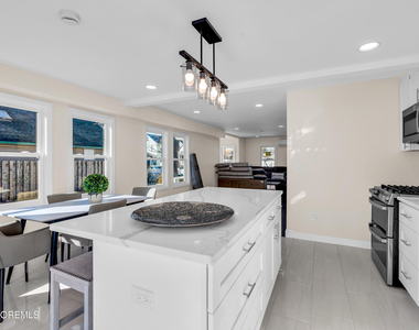 814 Dunlewy Street - Photo Thumbnail 4