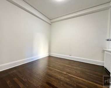 East 38 Street - Photo Thumbnail 5