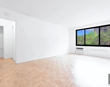 West 135th Street - Photo Thumbnail 1