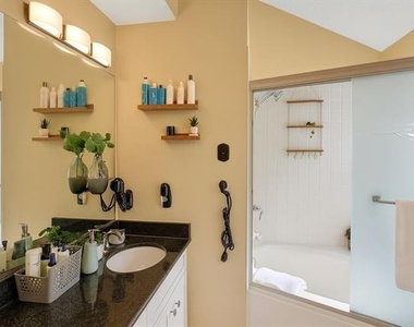 4308 Laguna Drive - Photo Thumbnail 2