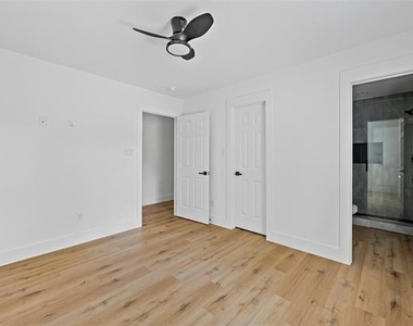 2005 Bourland Street - Photo Thumbnail 10