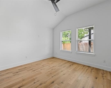 2005 Bourland Street - Photo Thumbnail 13