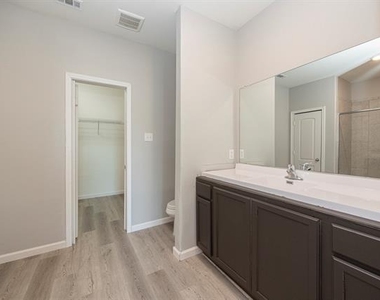 208 Harvey Street - Photo Thumbnail 12