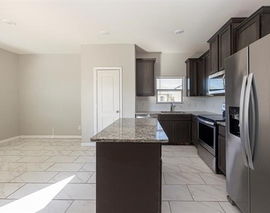 208 Harvey Street - Photo Thumbnail 10