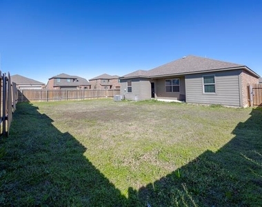 208 Harvey Street - Photo Thumbnail 31