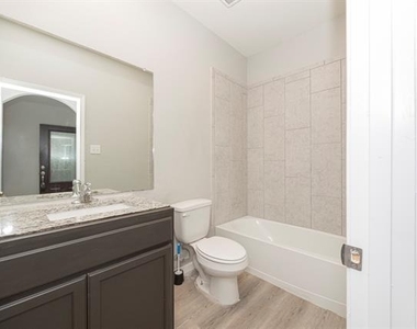 208 Harvey Street - Photo Thumbnail 19