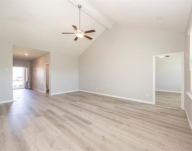 208 Harvey Street - Photo Thumbnail 26