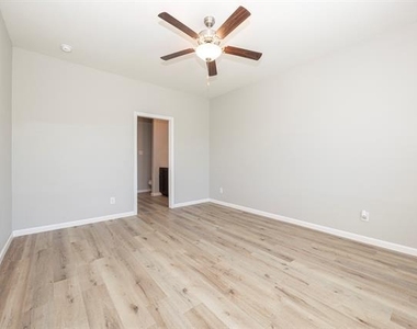 208 Harvey Street - Photo Thumbnail 30