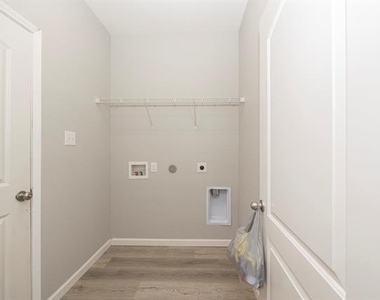 208 Harvey Street - Photo Thumbnail 21