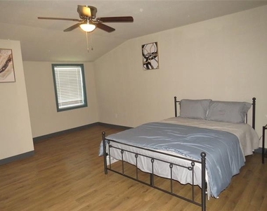 12069 Joyce Lane - Photo Thumbnail 7