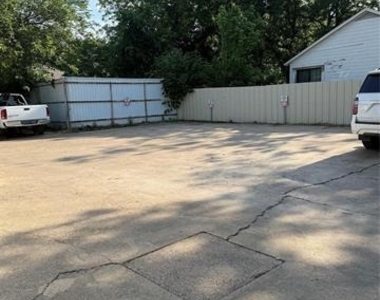 304 E Hickory Street - Photo Thumbnail 11
