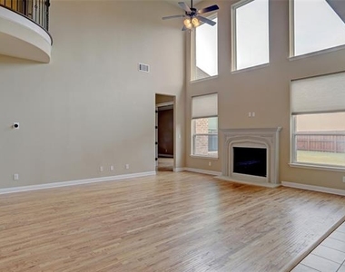 1043 Kenilworth Street - Photo Thumbnail 10