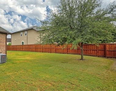 1043 Kenilworth Street - Photo Thumbnail 39
