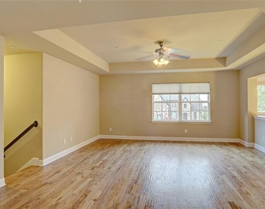 1043 Kenilworth Street - Photo Thumbnail 25