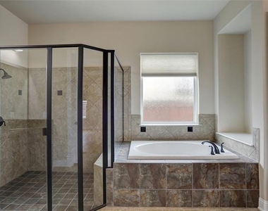 1043 Kenilworth Street - Photo Thumbnail 20