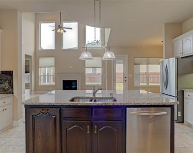 1043 Kenilworth Street - Photo Thumbnail 14