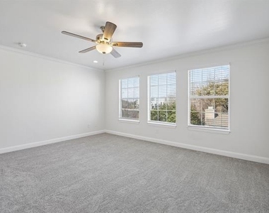 4125 Holland Avenue - Photo Thumbnail 9