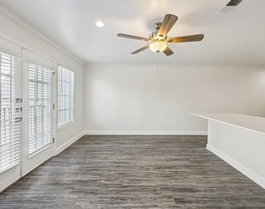 4125 Holland Avenue - Photo Thumbnail 5