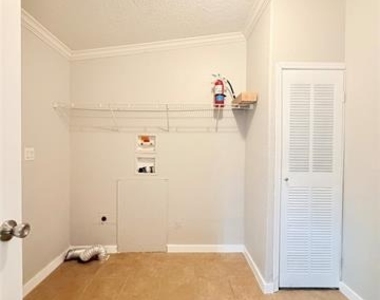 2595 Bryant Street - Photo Thumbnail 11