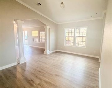 2595 Bryant Street - Photo Thumbnail 3